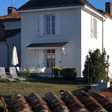 Gite Des Roses Oradour-Fanais Ngoại thất bức ảnh