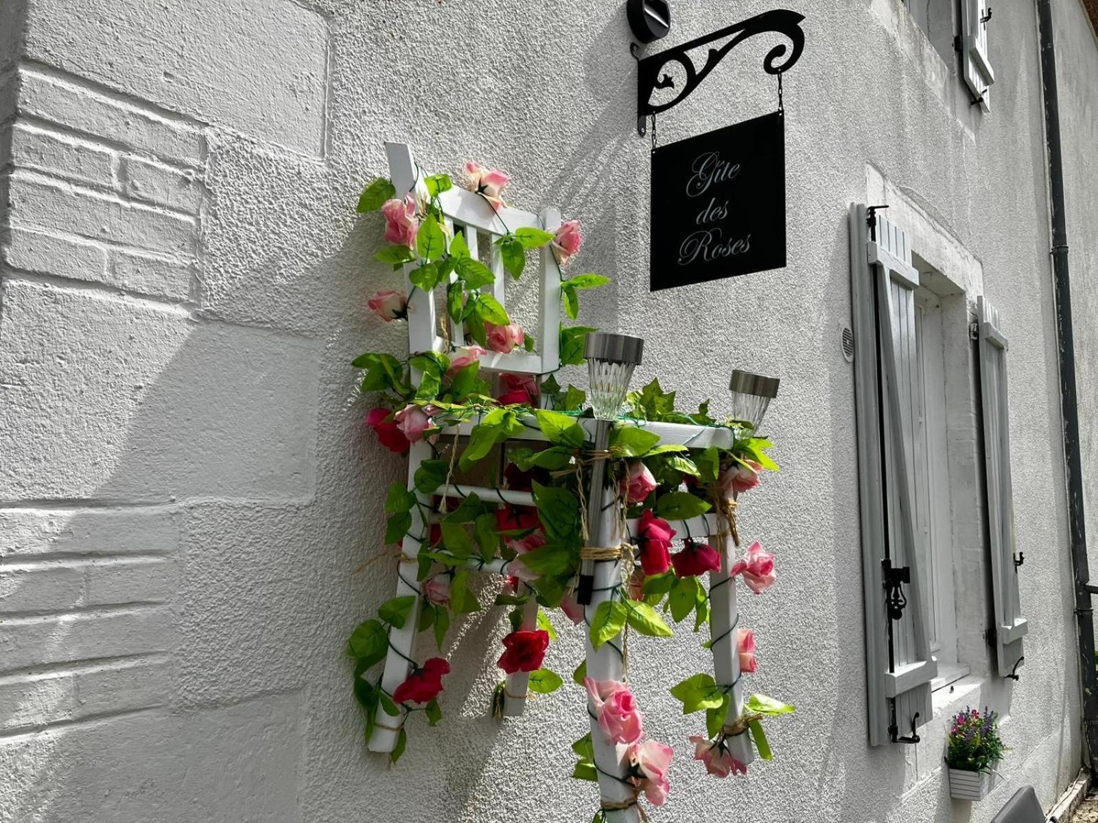 Gite Des Roses Oradour-Fanais Ngoại thất bức ảnh