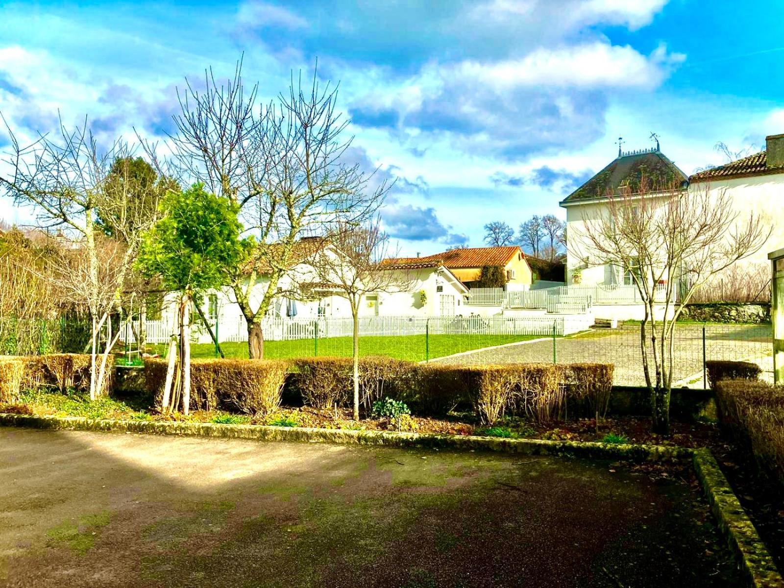 Gite Des Roses Oradour-Fanais Ngoại thất bức ảnh